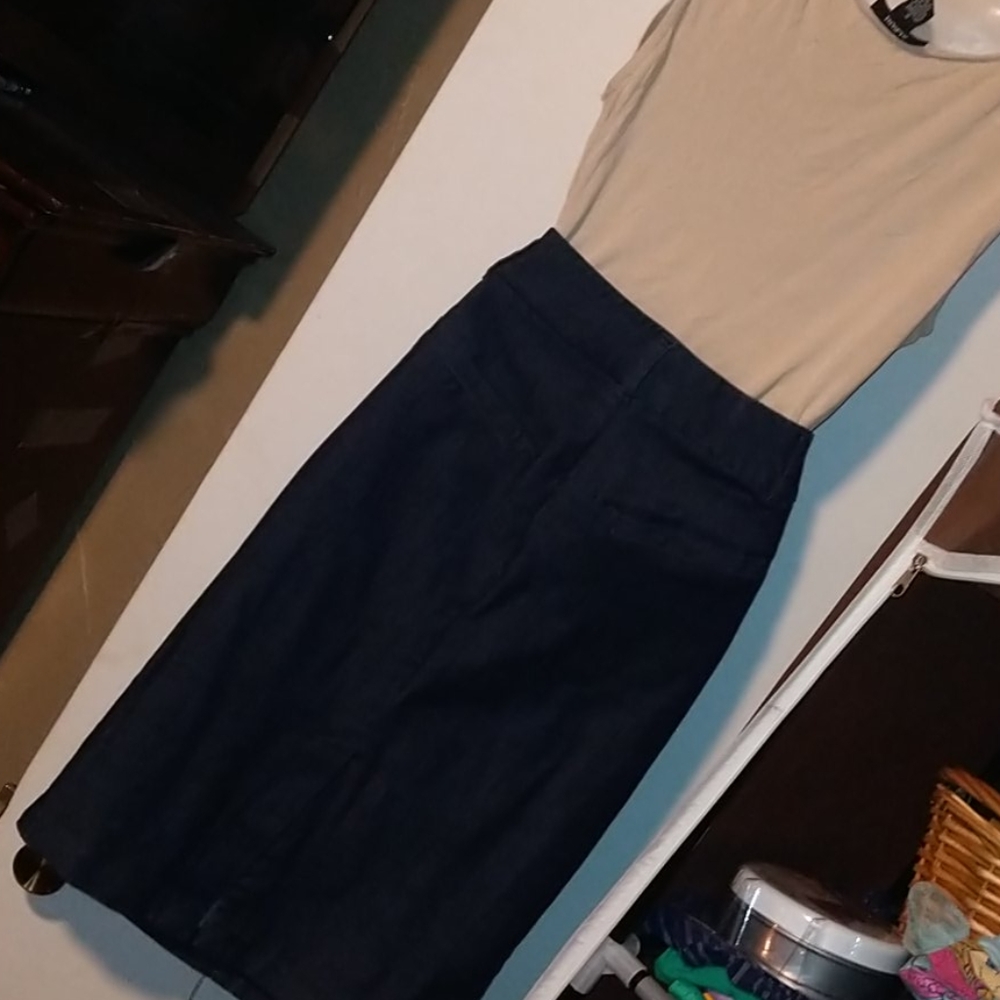Complete Work/Church Outfit - Picture 4 of 5